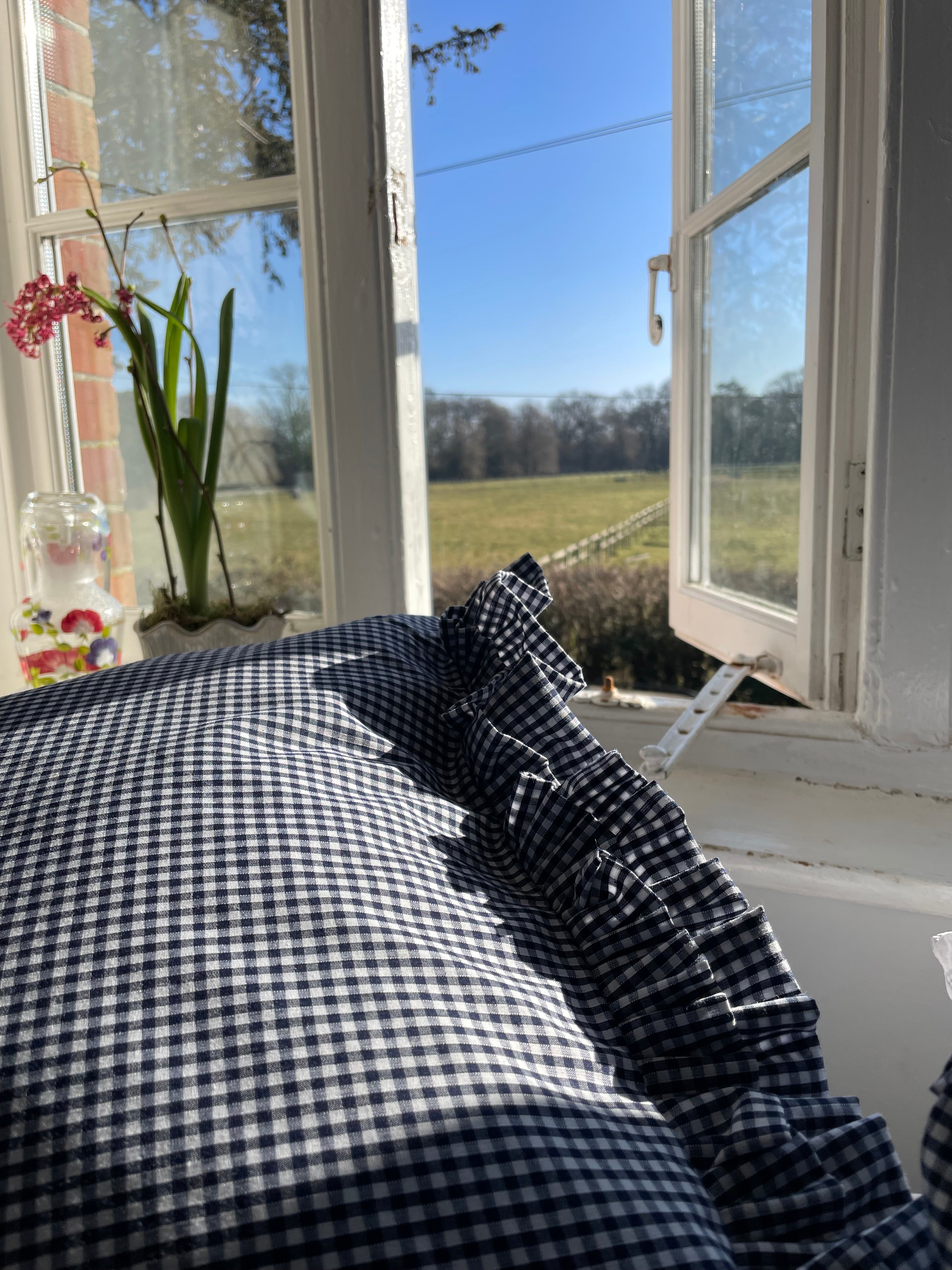 Double Ruffle Oxford Pillowcase Navy Gingham