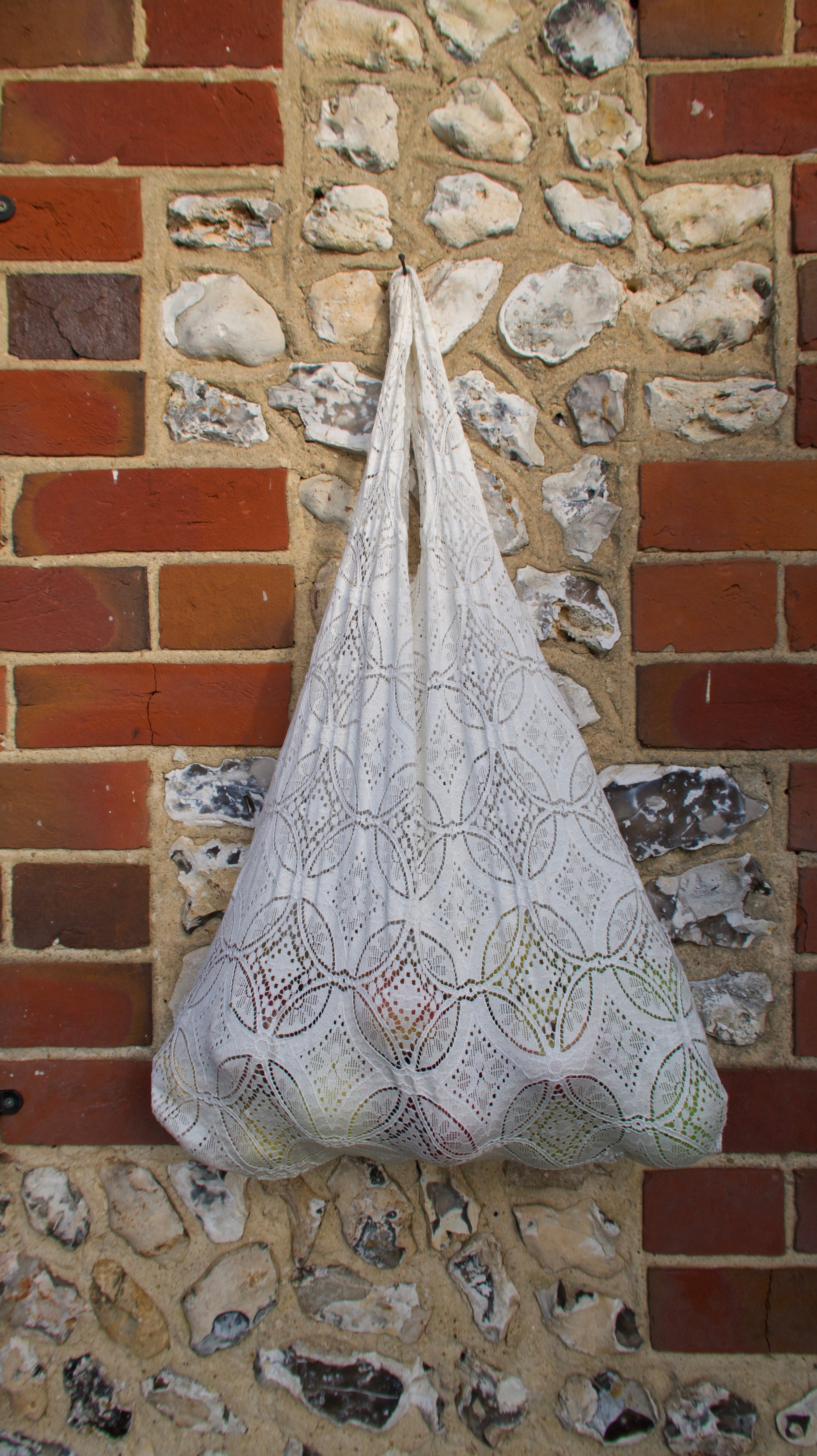 Lace Shopper – The Favourite